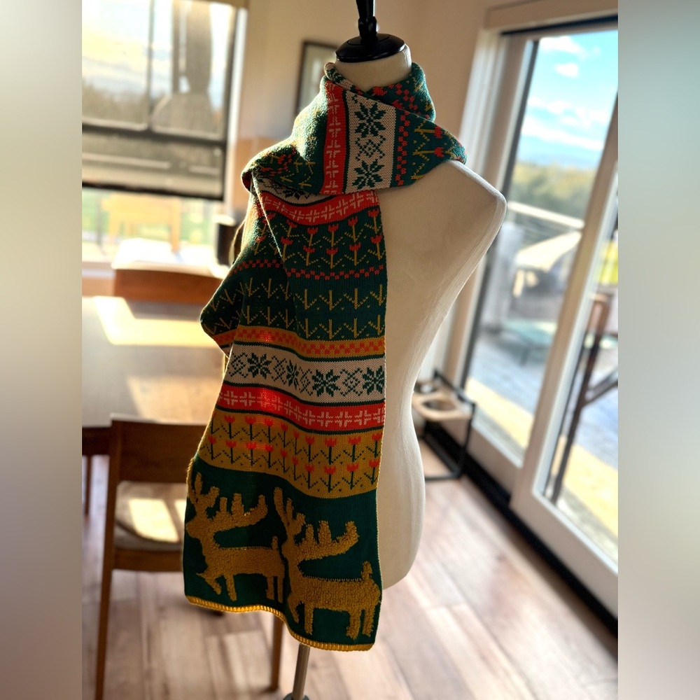 Knit Scarf with Reindeer Pattern - Picture 2 of 8